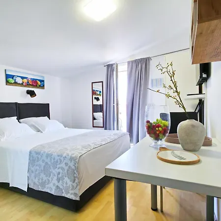 Apartment Tri Ferala -