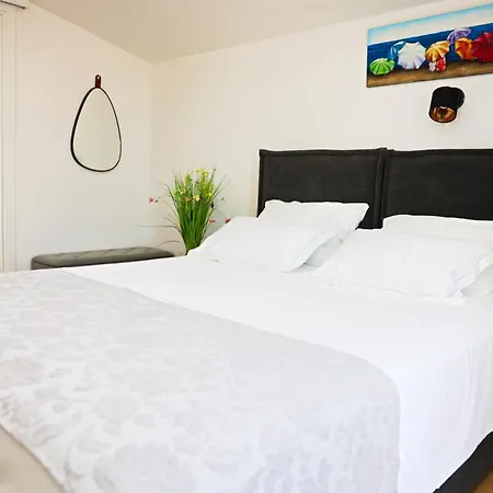 Apartment Tri Ferala -