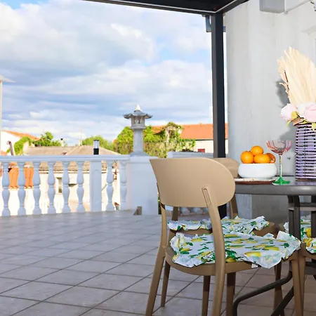 Apartment Tri Ferala -
