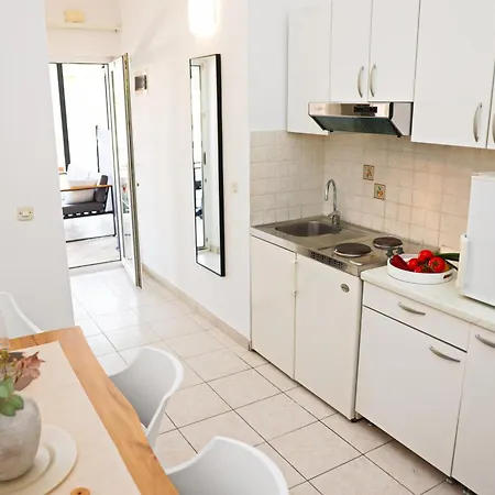 Tri Ferala -