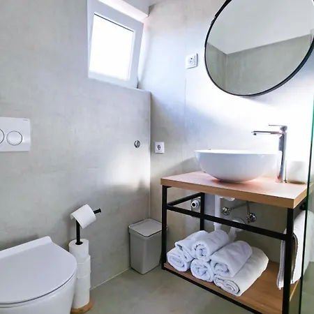 Apartment Tri Ferala -