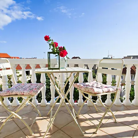 Apartment Tri Ferala -