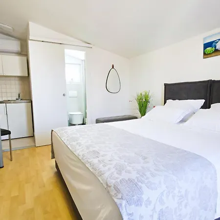 Apartamento Tri Ferala - Pakoštane