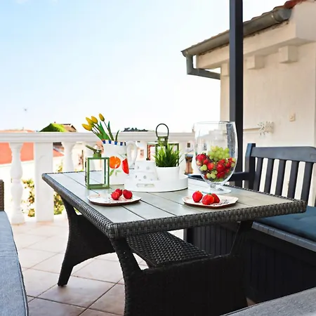 Apartamento Tri Ferala - *