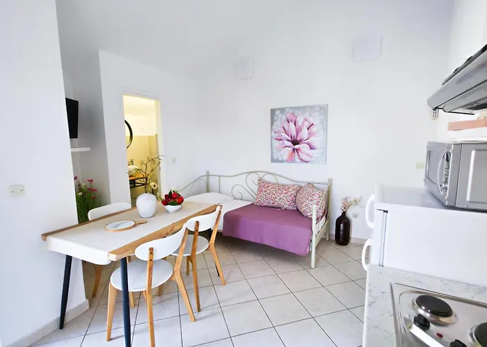 Tri Ferala - Apartment *