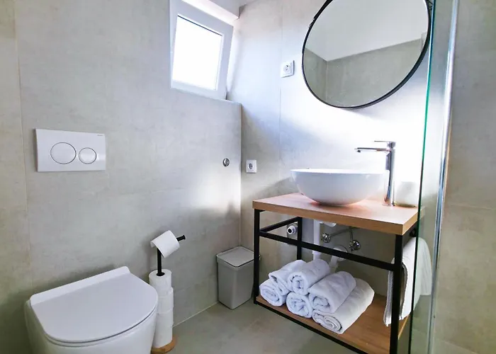 Apartment Tri Ferala -