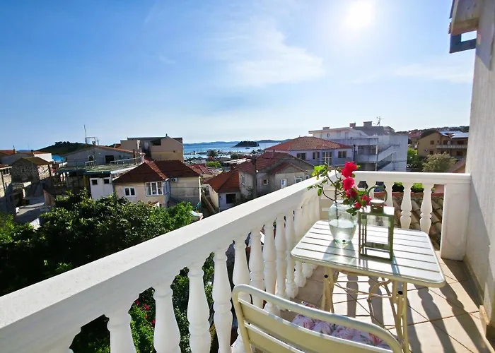 Tri Ferala -